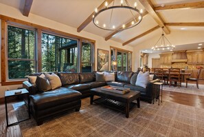 TV, fireplace, video games, DVD player - Caldera Springs Luxury home! Sleeps 12 (Bend)