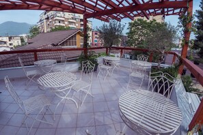 Terrace/patio - ART Hostel & Apartments (Tirana)