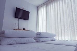 Basic Double Room - ART Hostel & Apartments (Tirana)