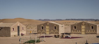 Desert camp & Sahara trips