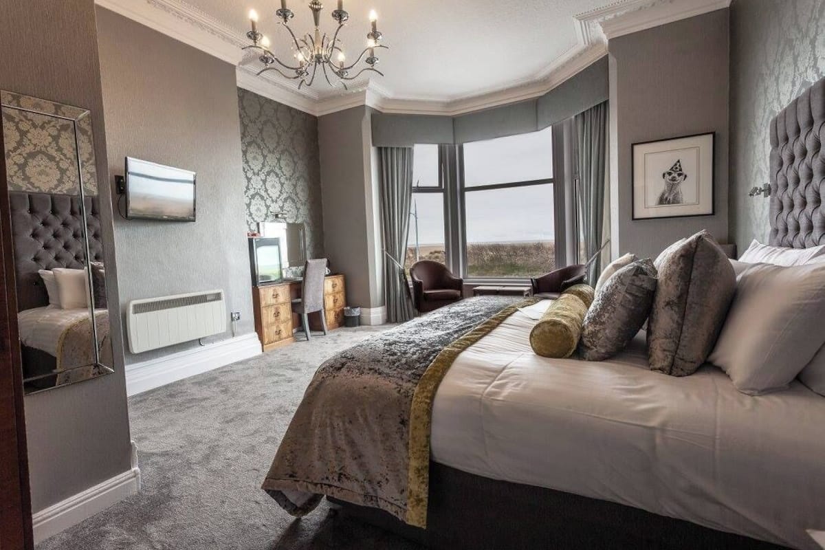 Superior Double Room, Sea View | Desk, laptop workspace, iron/ironing board, free WiFi