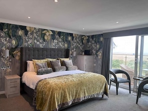 Kamar Quadruple Panorama, pemandangan laut | Meja kerja, ruang kerja ramah laptop, dan setrika/meja setrika