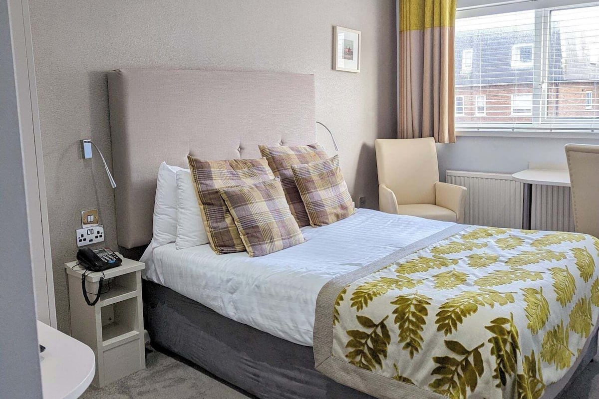 Comfort Double Room | Desk, laptop workspace, iron/ironing board, free WiFi