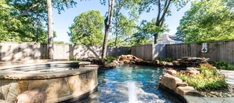 Lux Downtown Estate Heated Pool and Spa Sleeps 18!