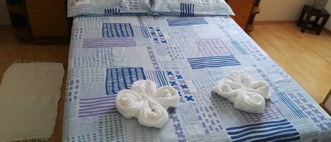 2 bedrooms, Internet, bed sheets