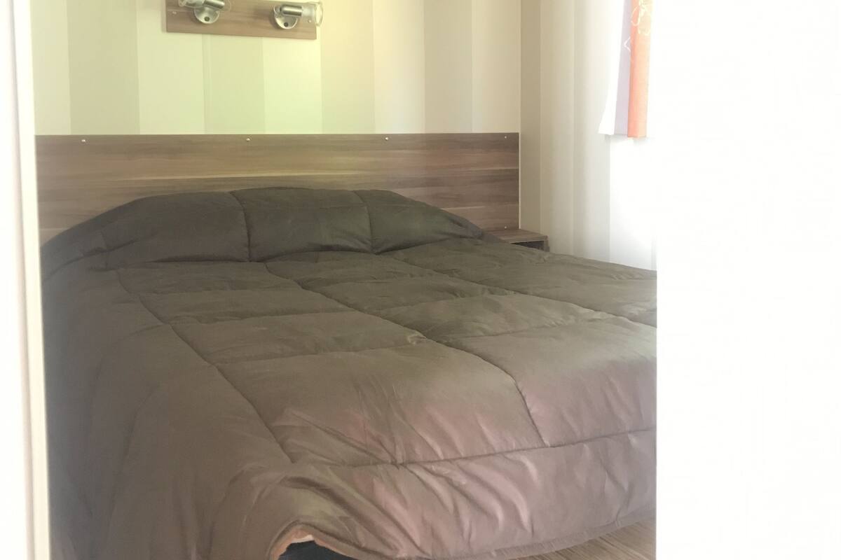 Blackout curtains, cots/infant beds, free WiFi