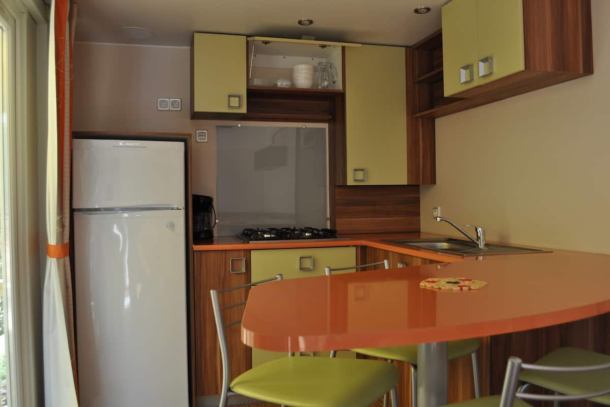 Ferienhaus, 3 Schlafzimmer (Visio) | Essbereich im Zimmer