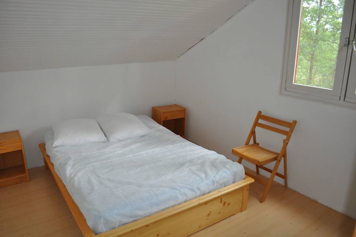 Blackout curtains, cots/infant beds, free WiFi
