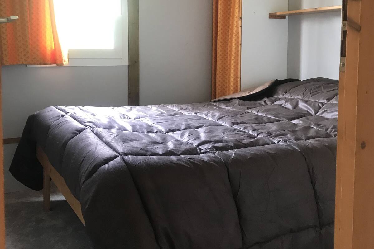 Blackout curtains, cots/infant beds, free WiFi