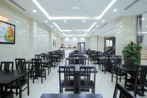 供應早餐，當地料理