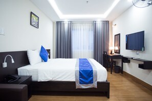 雙人房 (Suite) | 迷你吧、客房內保險箱、書桌、遮光布/窗簾