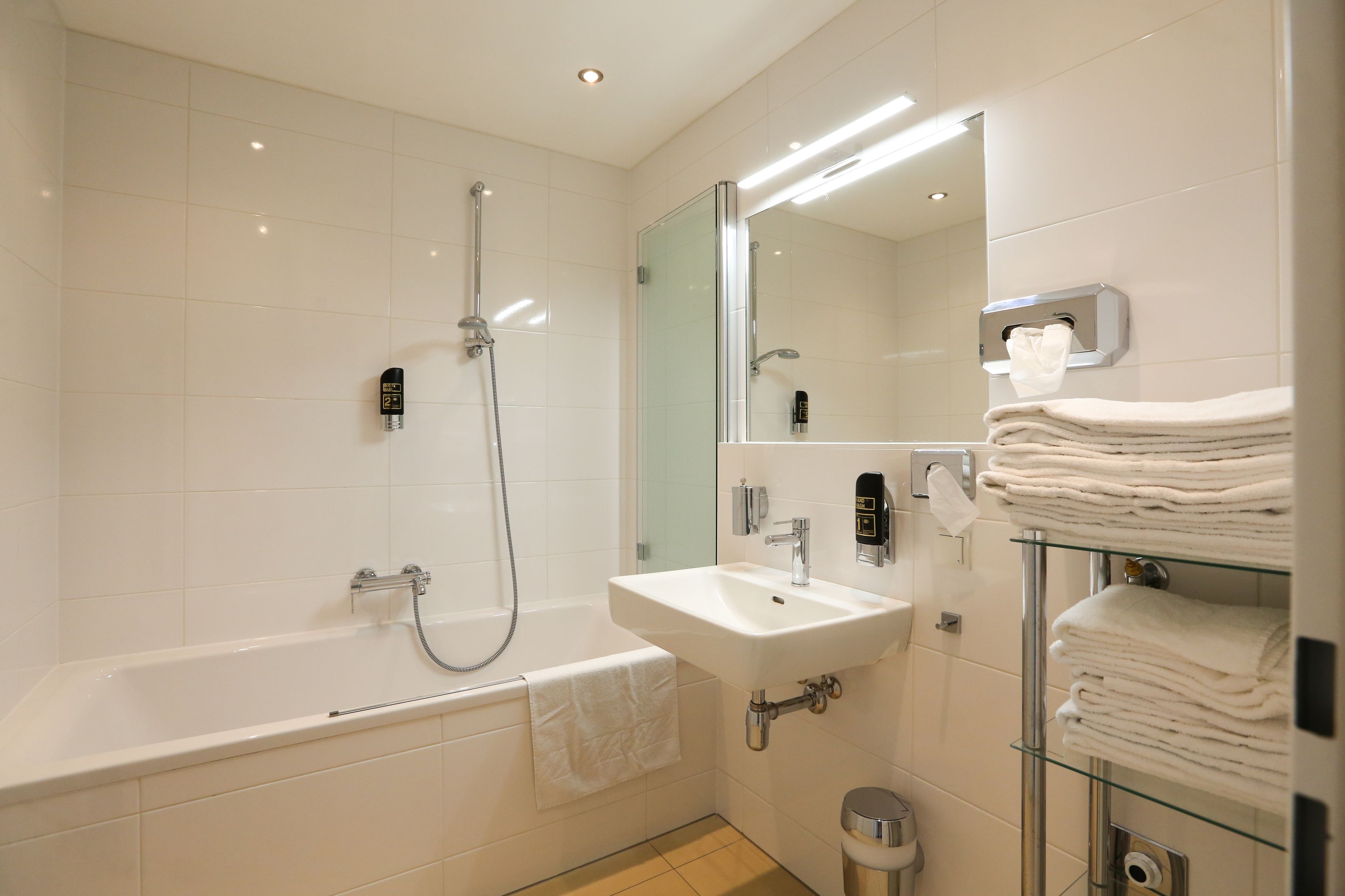 Apartment, 2 Schlafzimmer | Badezimmer | Duschwanne, kostenlose Toilettenartikel, Haartrockner, Handtücher