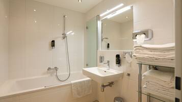 Apartment, 2 Schlafzimmer | Badezimmer | Duschwanne, kostenlose Toilettenartikel, Haartrockner, Handtücher