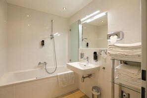 Apartment, 2 Bedrooms | Bathroom | Combined shower/tub, free toiletries, hair dryer, towels - 4 Beds and More Vienna Apartments (Vienna)