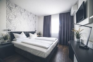 Hypo-allergenic bedding, minibar, rollaway beds, free WiFi - Gartenstadt Hotel (Ludwigshafen)