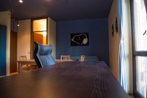 Apartamento, 1 habitación | Zona de estar | Una televisión de pantalla plana