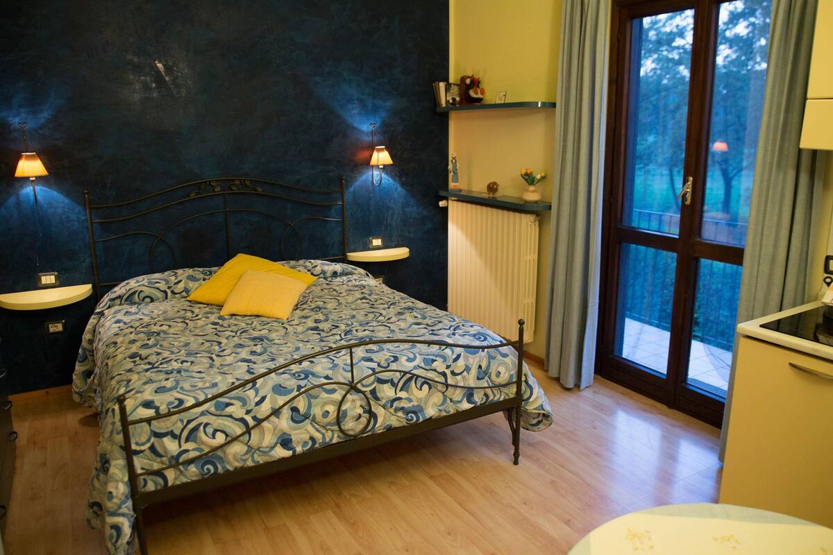 Estudio (La Stanza Blu) | Ropa de cama de alta calidad y tabla de planchar con plancha