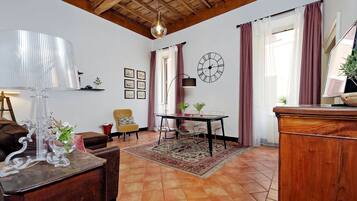 Leilighet, 2 soverom | Oppholdsområde | Flatskjerm-TV