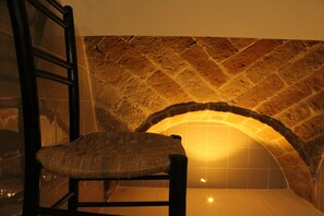 Dreibettzimmer, mit Bad | Badezimmer | Dusche, kostenlose Toilettenartikel, Haartrockner, Bidet