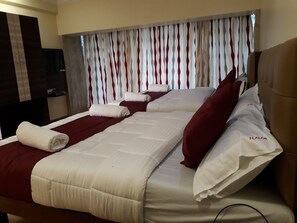 Basic Suite, 2 Double Beds, Non Smoking | City view