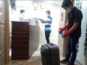 Reception - Hotel Alfa International (Mumbai)