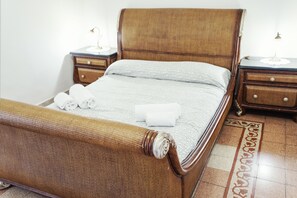 Apartment, 1 Bedroom | 1 bedroom, cribs/infant beds, free WiFi, bed sheets