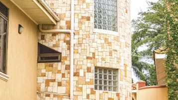 Entrada de la propiedad