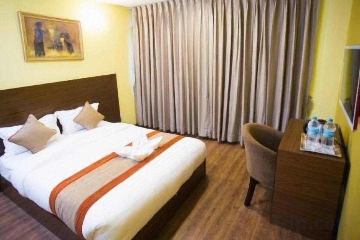 In-room safe, soundproofing, WiFi (free), bed sheets