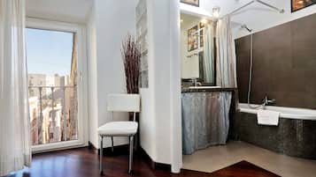 2 bedrooms, individually decorated, individually furnished, desk