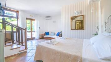 Chambre Double Deluxe, vue océan | Fer et planche à repasser, lits pliants/supplémentaires, Wi-Fi gratuit