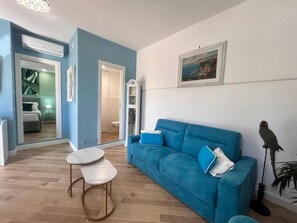 Luxury Suite, Balcony, Sea View | Living area - Villa Costanza Sorrento B&b (Sant'Agnello)