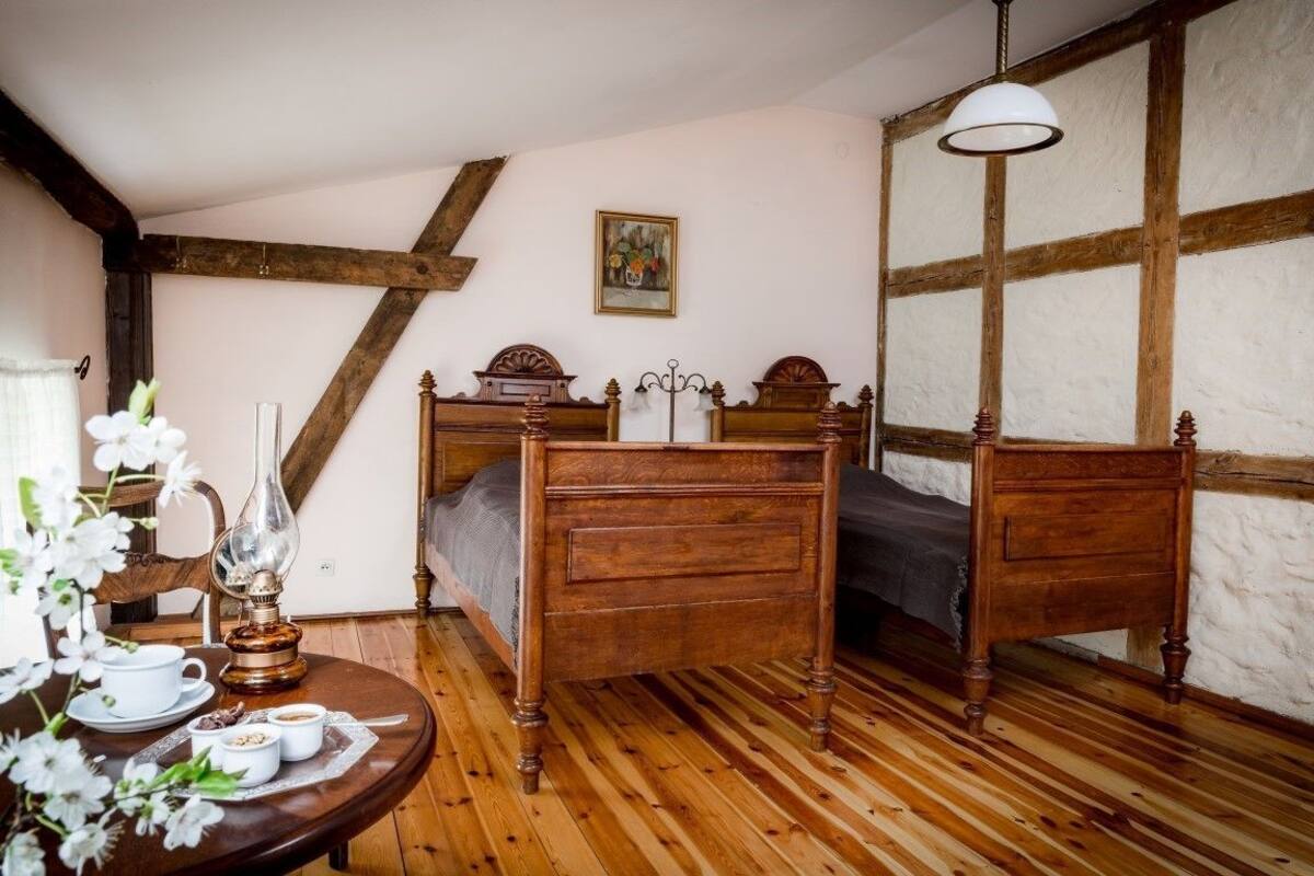 Studio Suite | Premium bedding, desk, laptop workspace, iron/ironing board (on request)