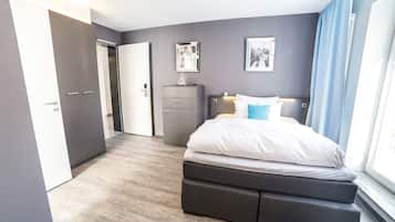 Minibar, individually decorated, desk, soundproofing