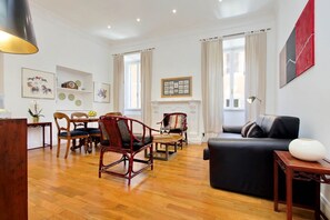 Living area - Croce - WR Apartments (Rome)