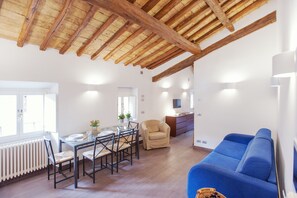 Interior entrance - Domizio - WR Apartments (Rome)