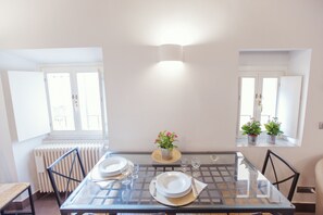 Apartment, 1 Schlafzimmer | Wohnbereich | Flachbildfernseher