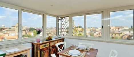 Apartment, 2 Bedrooms | In-room dining