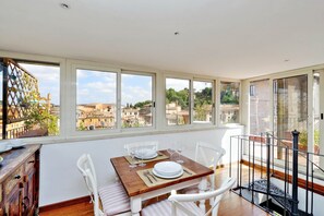 Apartment, 2 Bedrooms | In-room dining