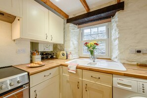 Fridge, microwave, oven, cookware/dishes/utensils