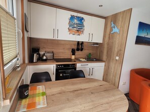 Fridge, oven, high chair