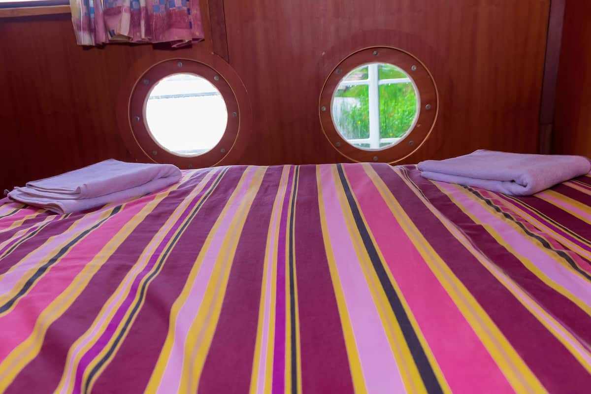 Quarto casal conforto, 1 cama de solteiro, para não fumantes | 4 quartos, Wi-Fi de cortesia