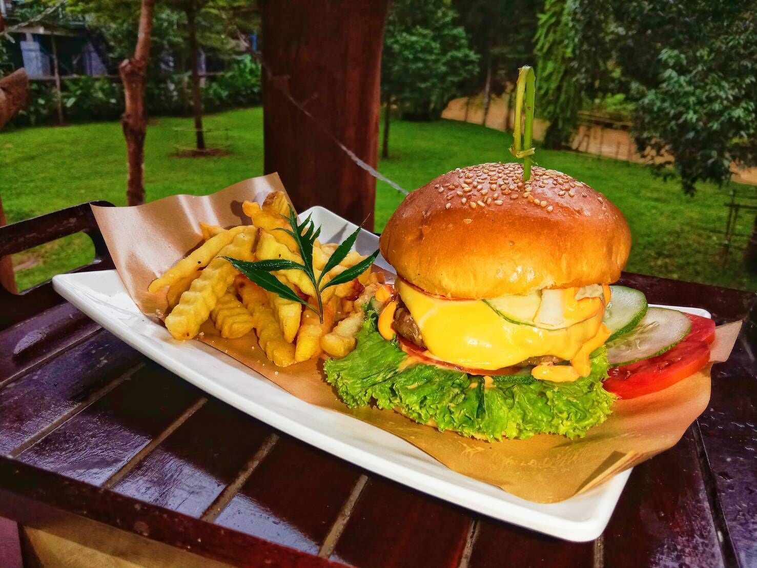 breakfast, lunch, dinner served; local and international cuisine