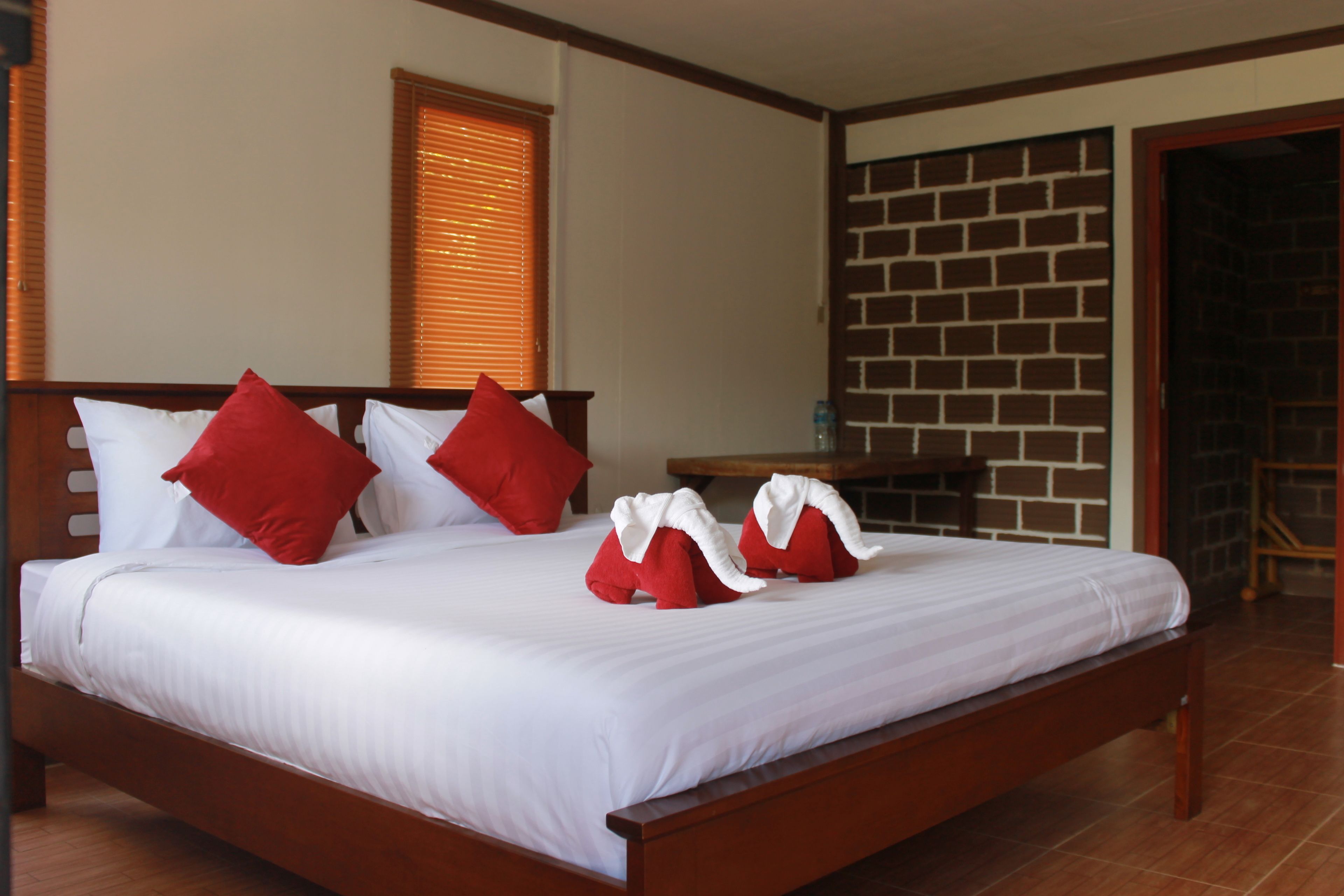 basic double room single use, 1 king bed, non smoking | 1 bedroom, free wifi