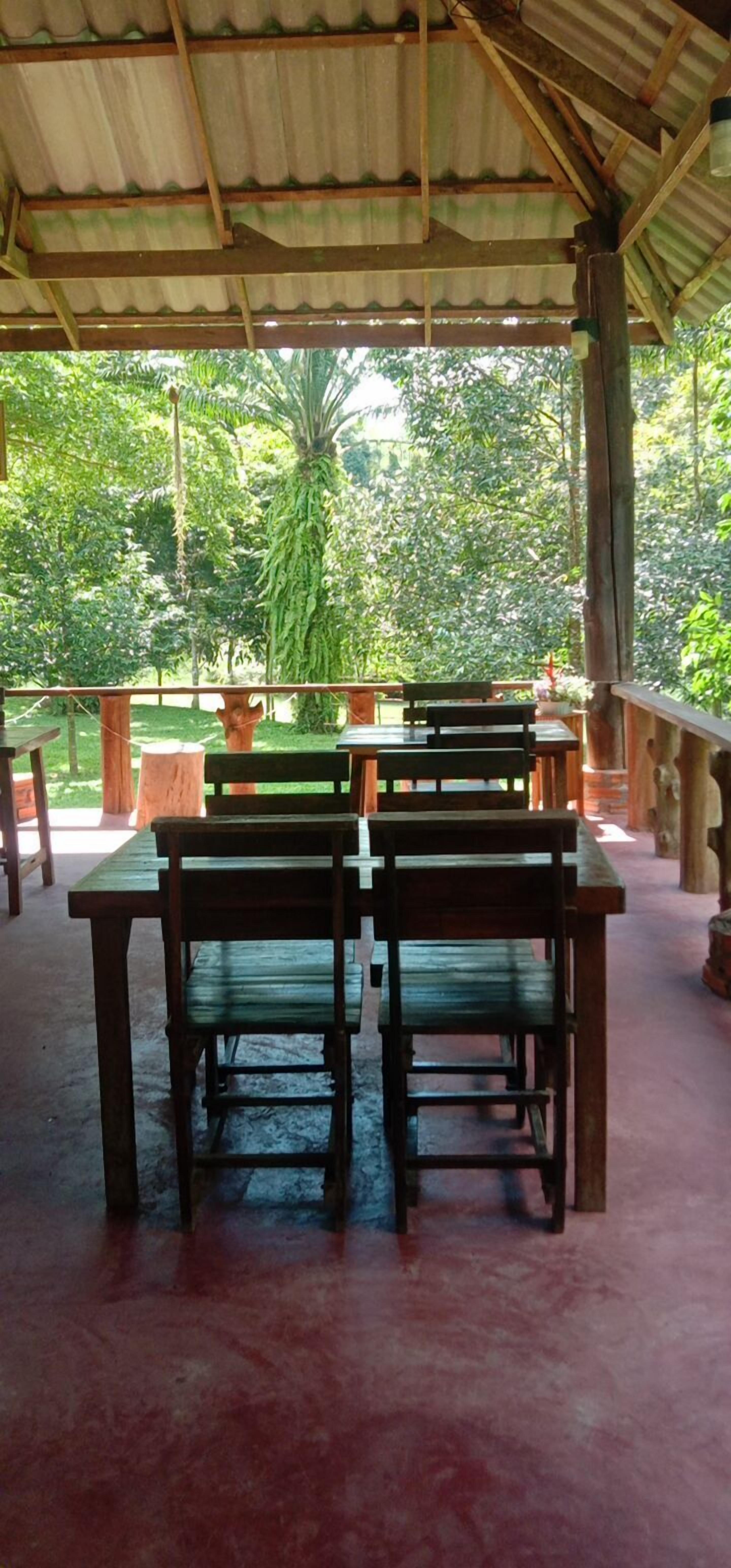 breakfast, lunch, dinner served; local and international cuisine