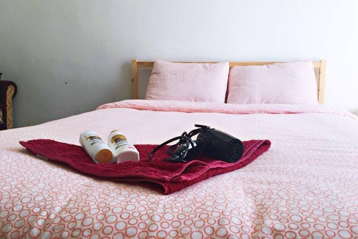 Double Room, Balcony | Blackout curtains, free WiFi, individually furnished, bed sheets