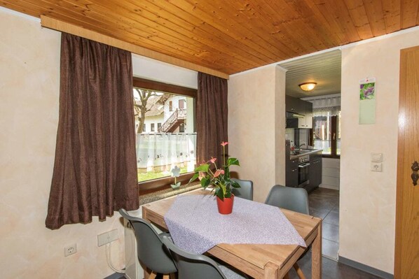 Basic-Apartment (Apartment Nr.1) | Verdunkelungsvorhänge, schallisolierte Zimmer, Bügeleisen/Bügelbrett