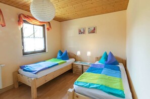 Basic-Apartment, 2 Schlafzimmer (Apartment Nr.3) | Verdunkelungsvorhänge, schallisolierte Zimmer, Bügeleisen/Bügelbrett