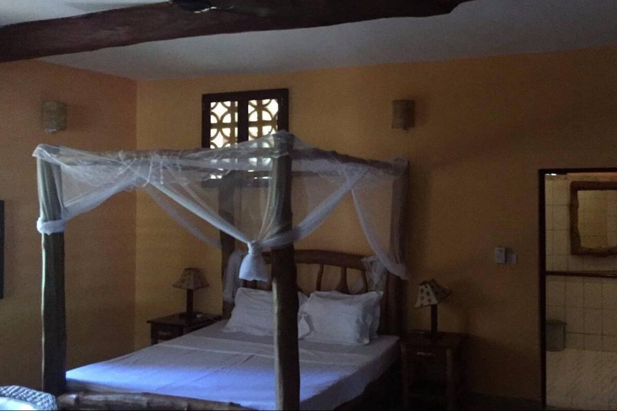 1 bedroom, Egyptian cotton sheets, premium bedding, Select Comfort beds