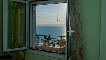 House, 3 Bedrooms, Sea View | View from room