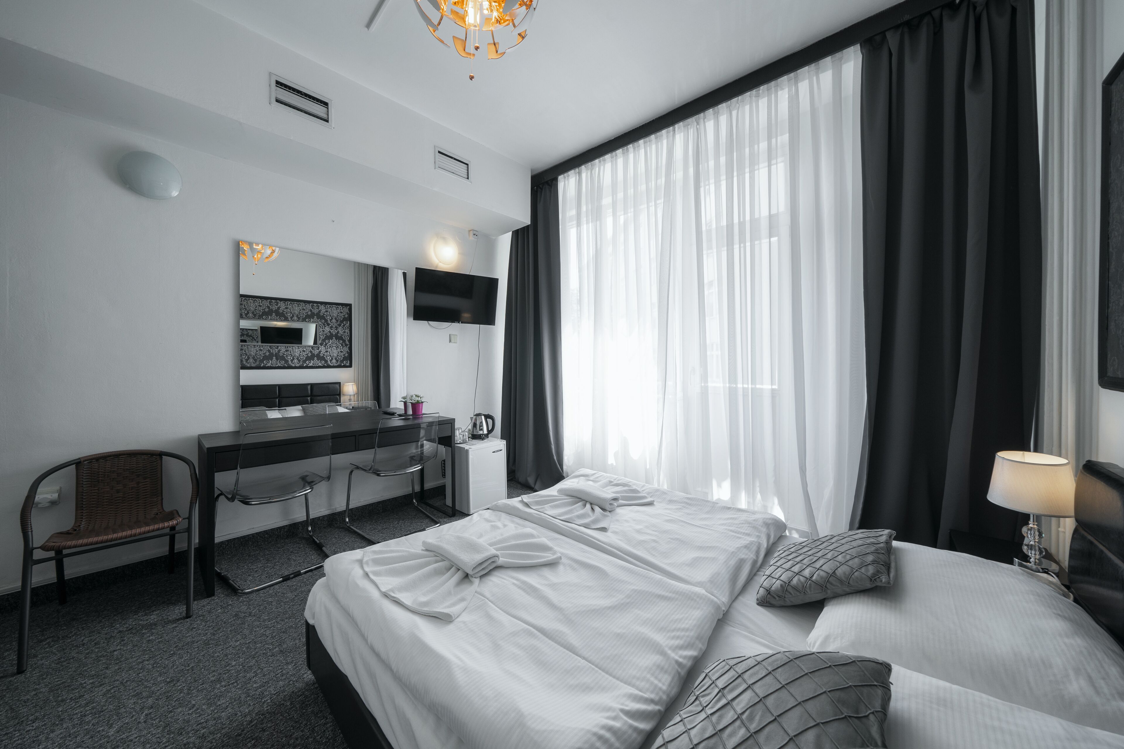 Standard Double Room | Desk, blackout drapes, free WiFi, bed sheets